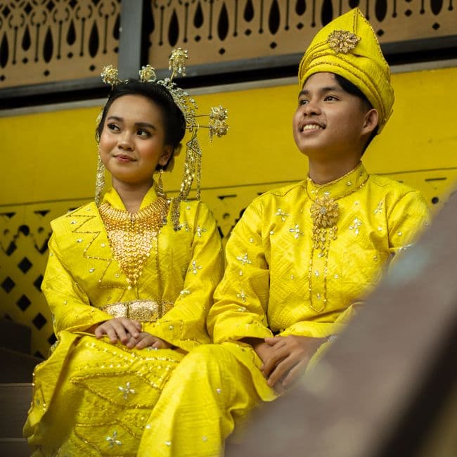 Golden Thread Gharara Set — detail view